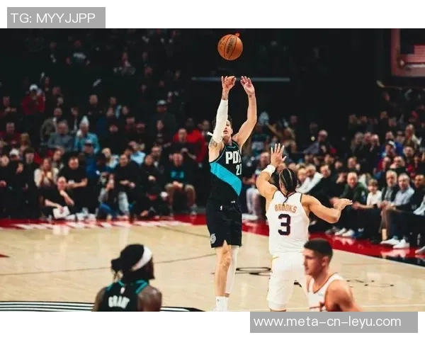 吉莱斯皮半场表现出色三分球命中率高达57贡献12分1助攻1封盖